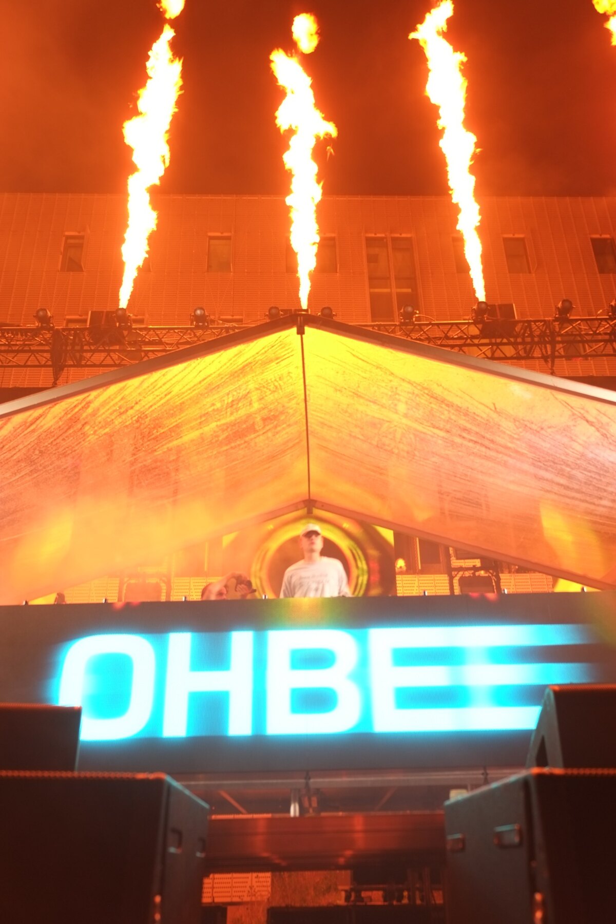 OHBEE performing at Mission 1 in Kolding